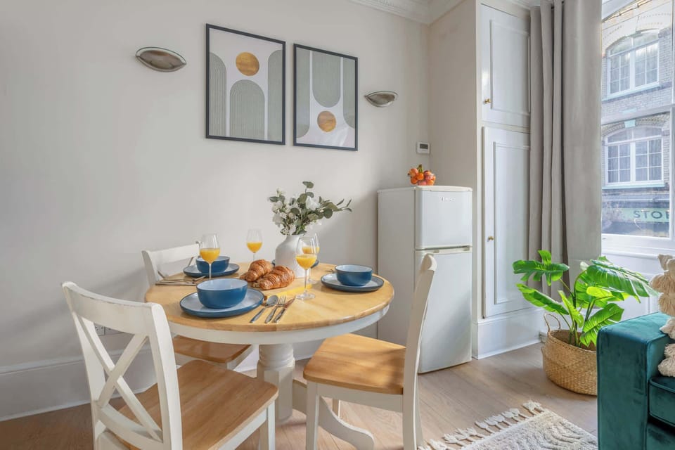 Dining details