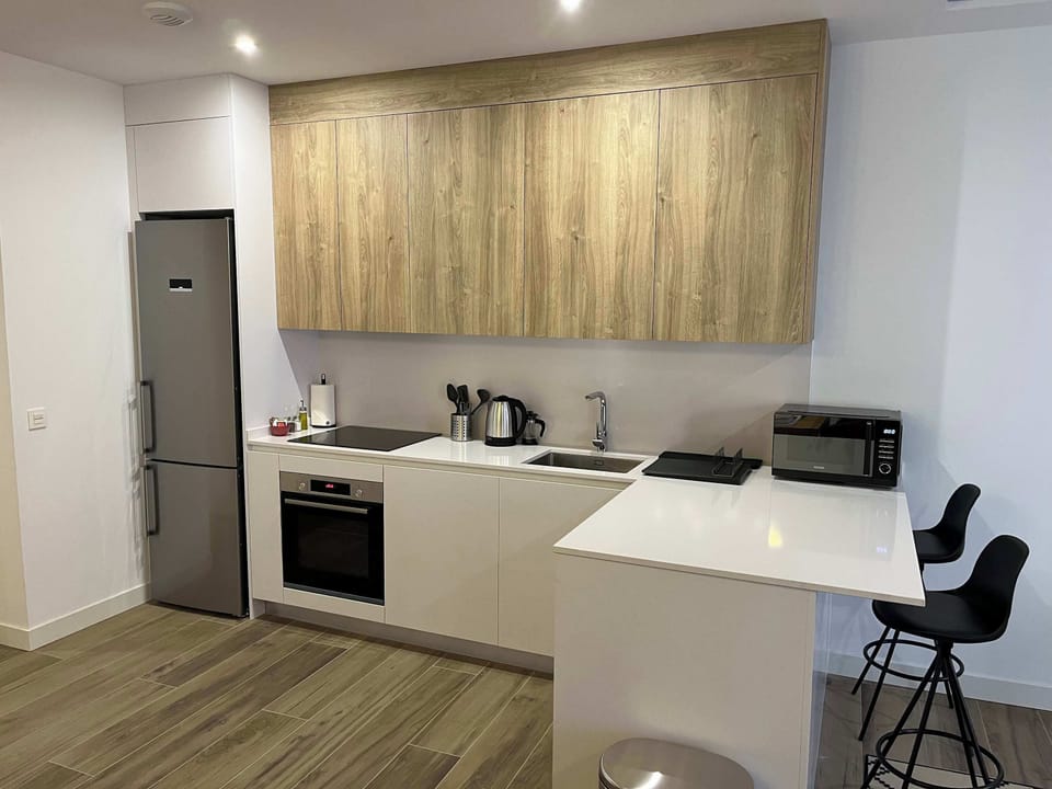 Kitchen island with stools.