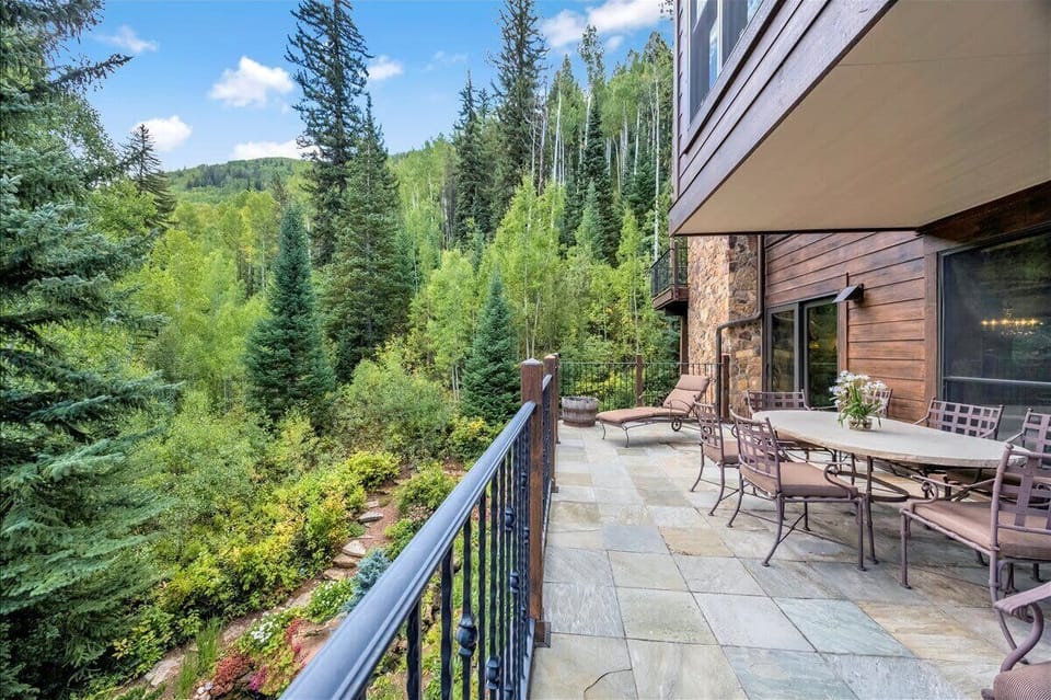 Main Floor Deck with Summer Seating 
