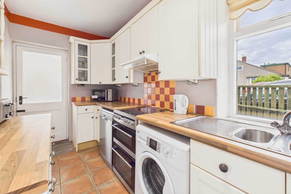 Highgarth, Seahouses - Host & Stay