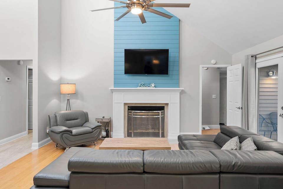 Living Area (Fireplace not available for guest use)