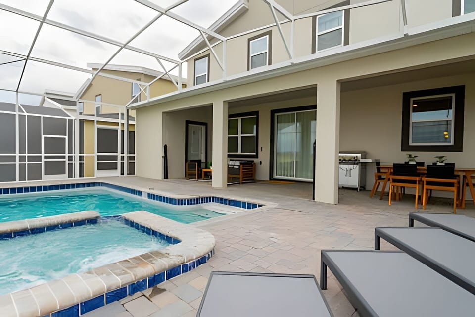 Hot Tub,Swimming pool