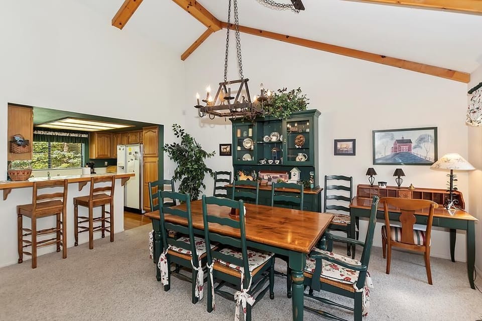 Charming Dining Area