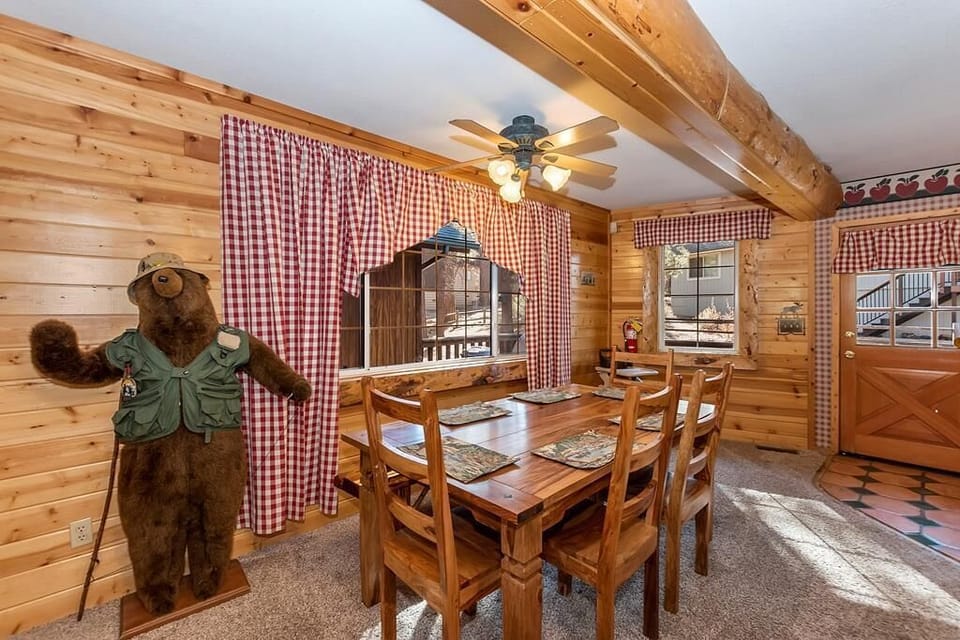 Comfortable Dining Room