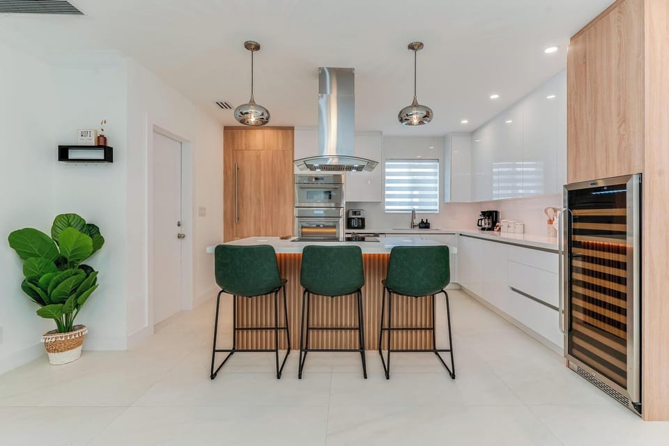 Gourmet Kitchen with Breakfast Bar & Sleek Design