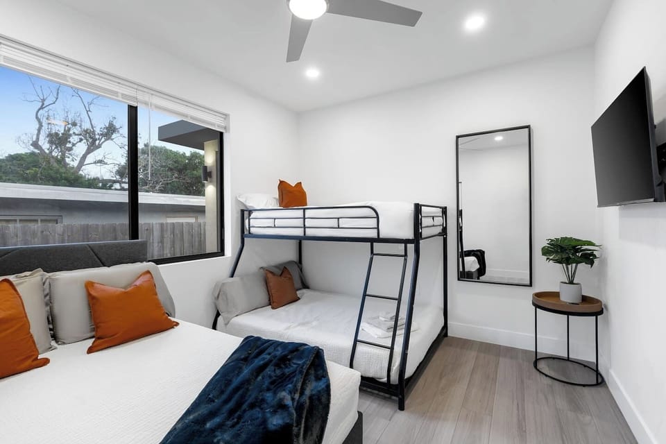 Twin & Bunk Bedroom