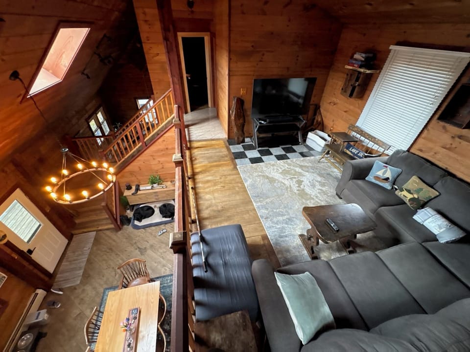 Loft/living room