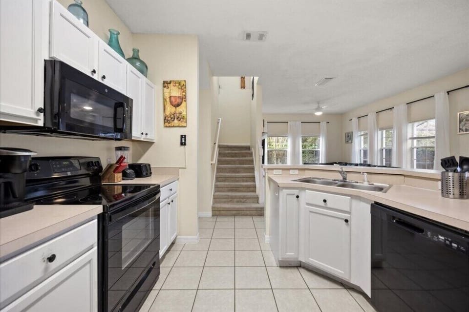 151 Pompano Beach Drive (6).jpg