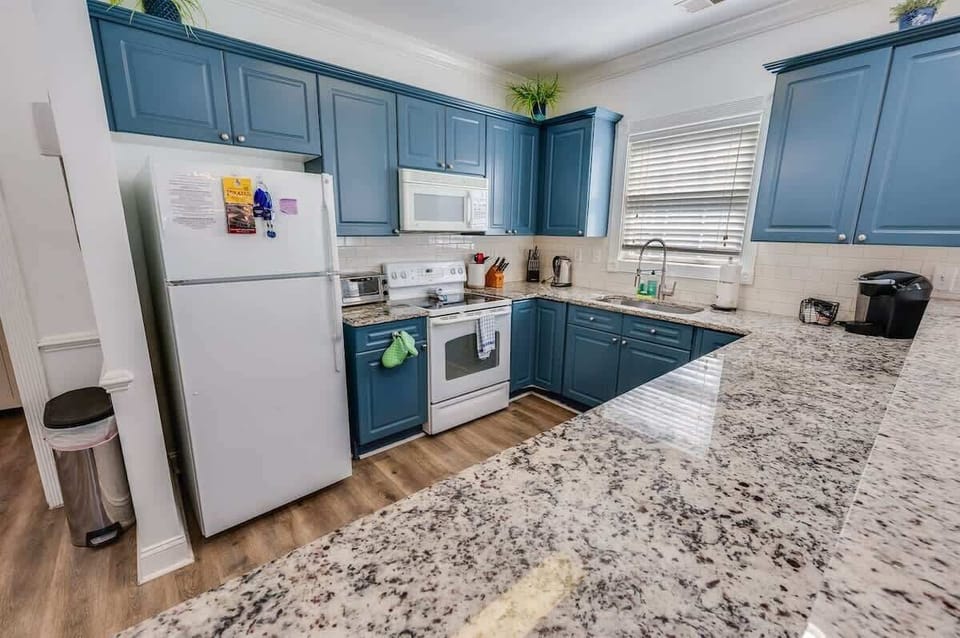 Large Kitchen Area