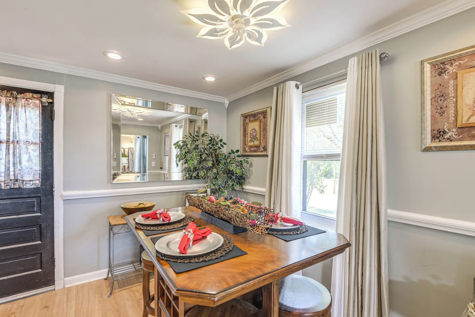 Dining Area | 1st Floor