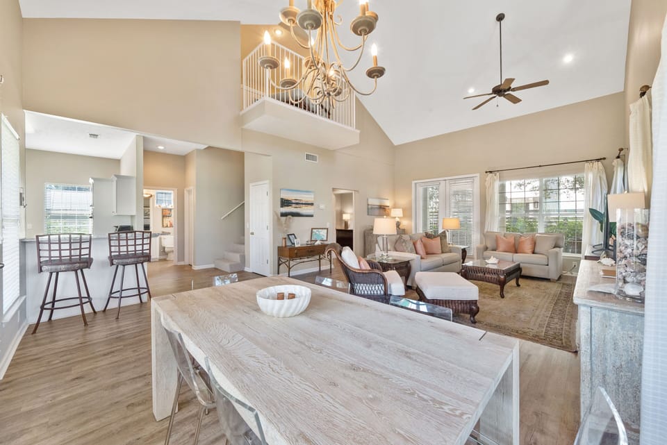 1st Floor | Living & Dining Area