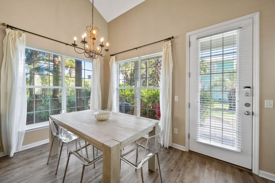 1st Floor | Dining Area