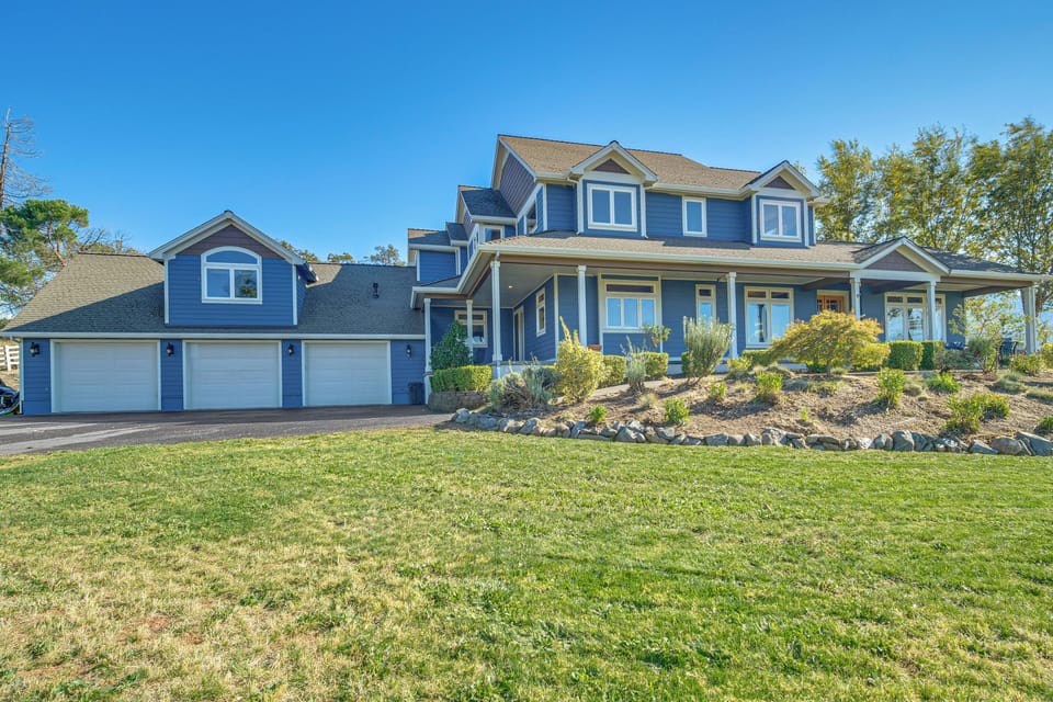 Parking | Driveway (4 Vehicles)