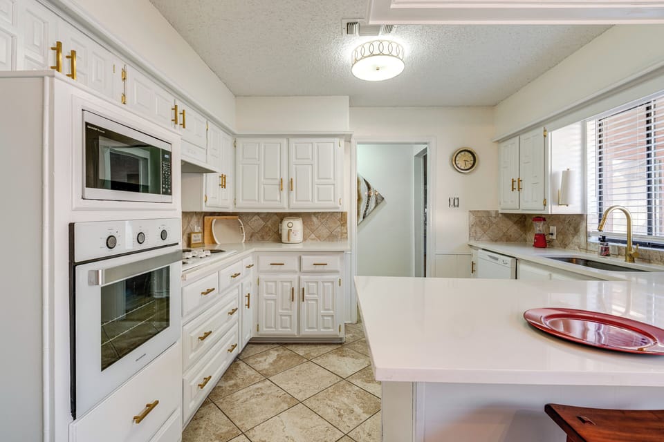 Kitchen | Cooking Basics | Breakfast Bar