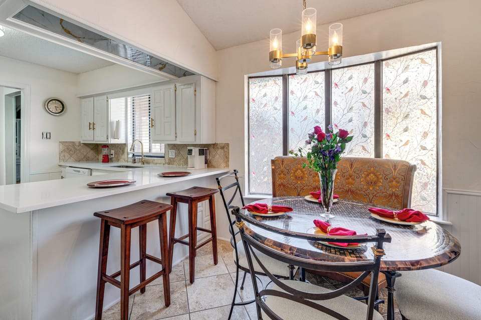 Dining Area | Dining Table | Dishware/Flatware
