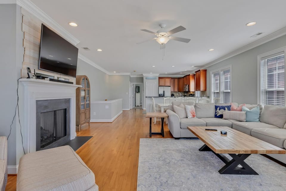 Stay Kureous-Main Living Area