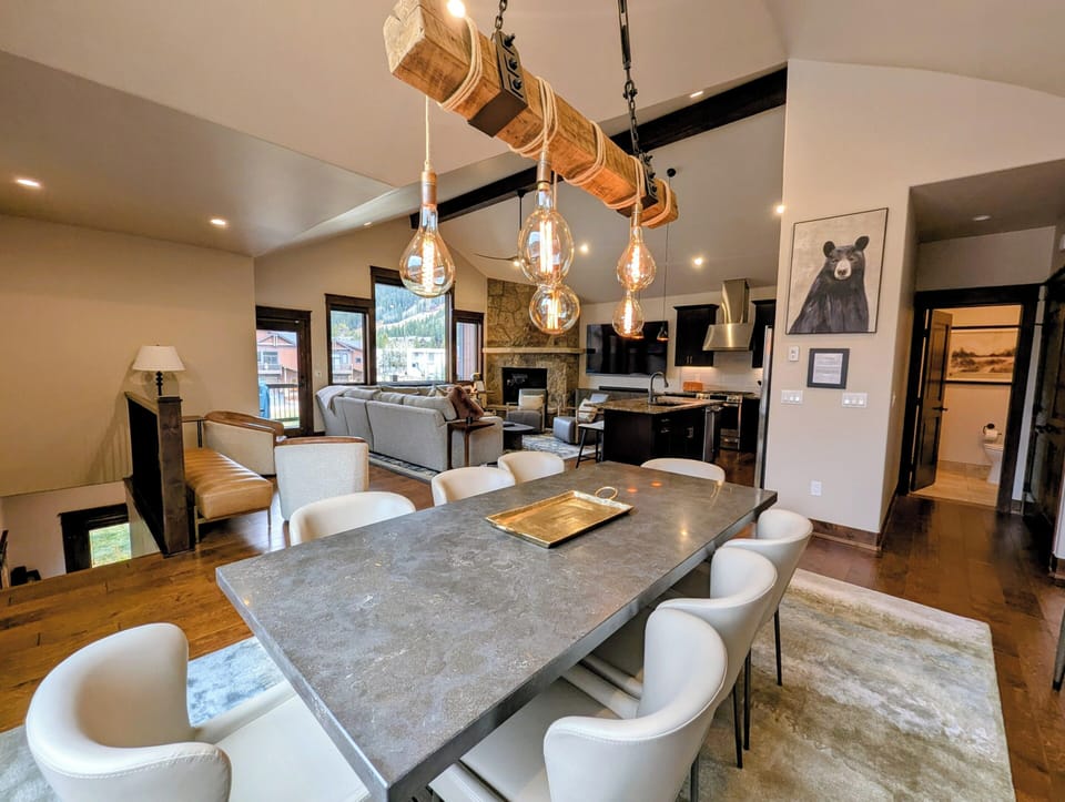 Elegant Dining Area
