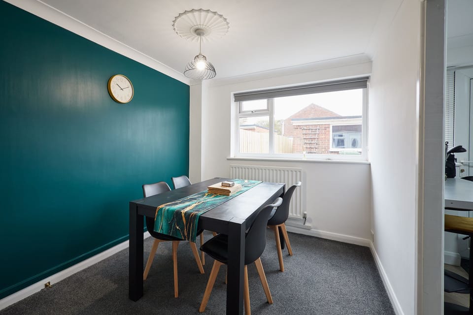 Osprey Drive, Blyth - Host & Stay