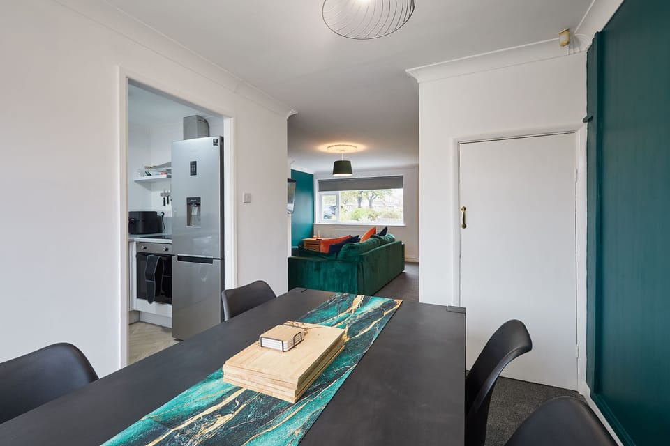 Osprey Drive, Blyth - Host & Stay