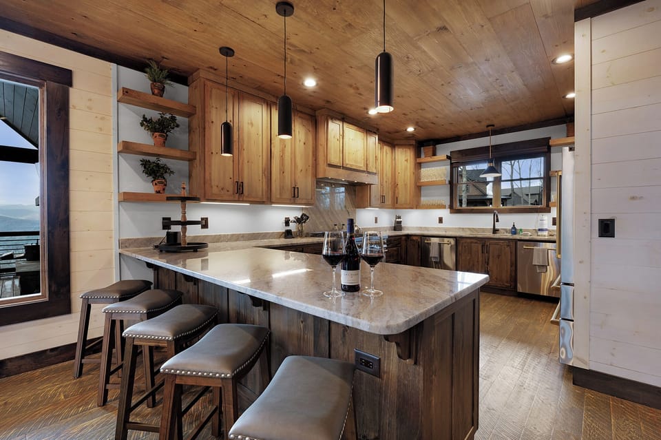 Bearly Made It - Kitchen Breakfast Bar