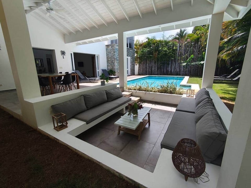 Villa Olive - Outdoor Living Room