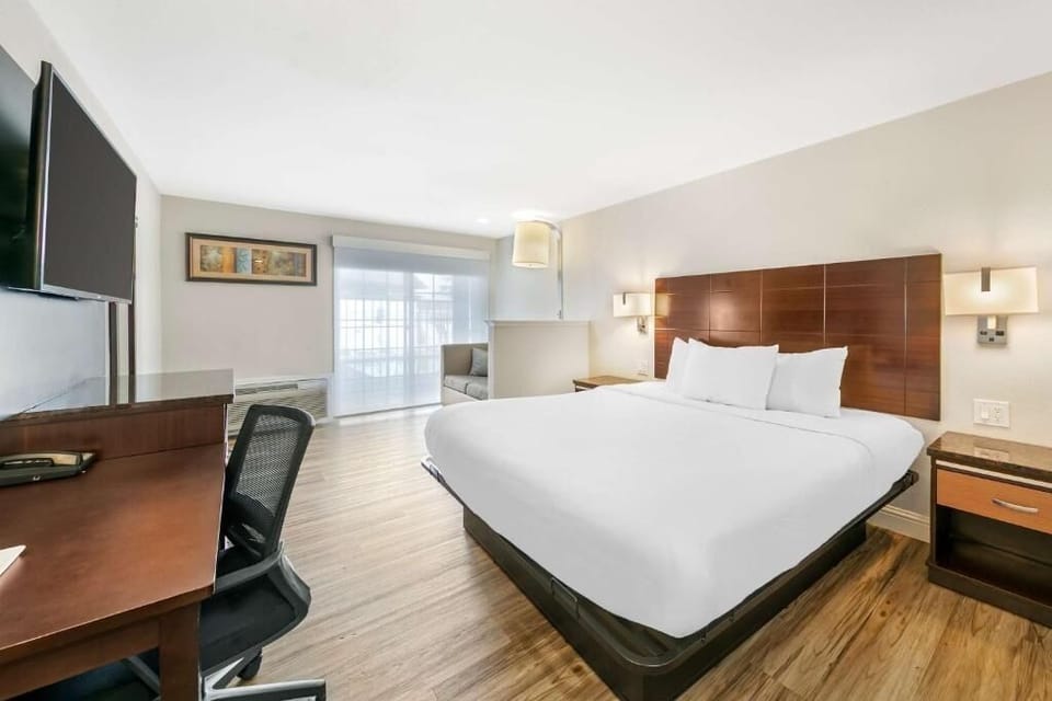 Bedroom. Interior and views may vary based on location and availability.