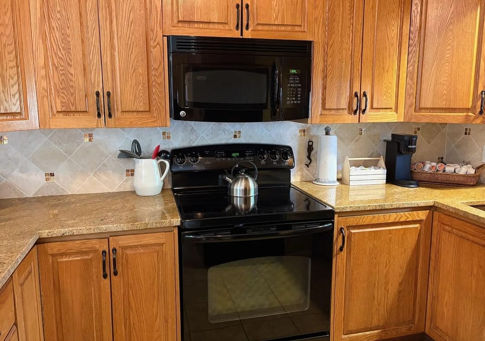Microwave, cooktop, oven & Keurig Coffee