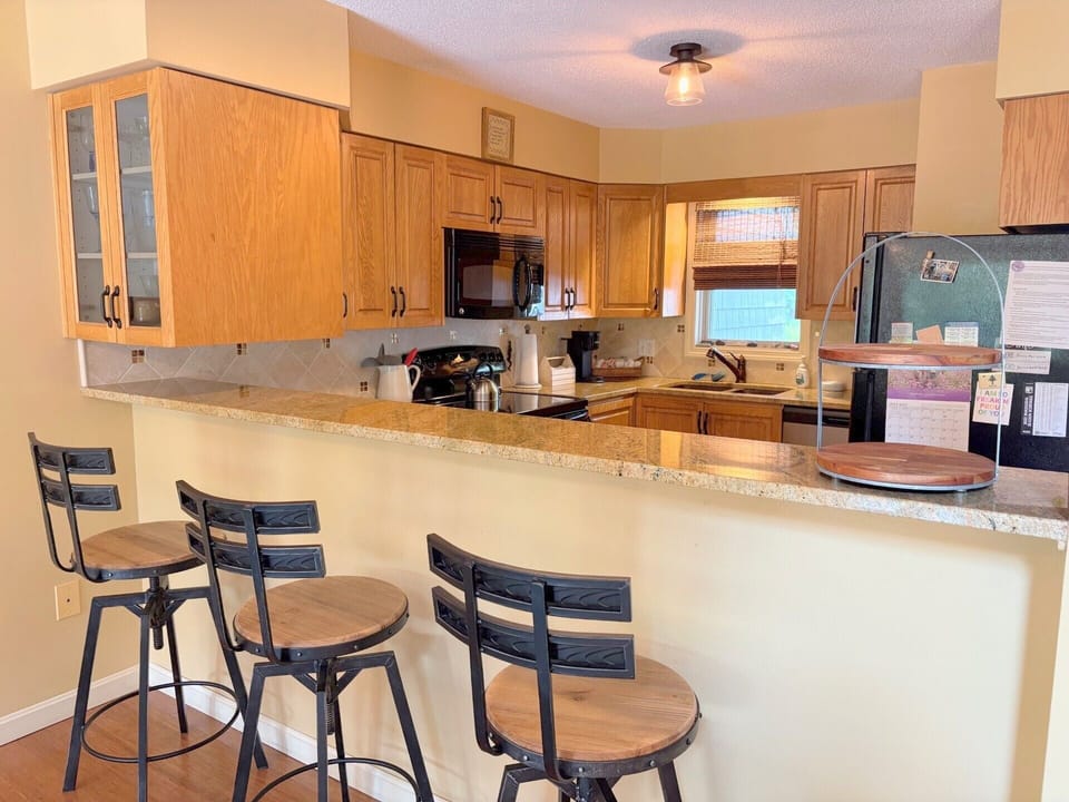 Breakfast bar