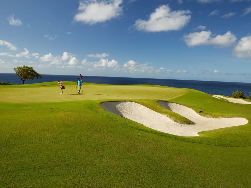Guests enjoy access to the private Tom Weiskopf designed 18-hole golf course that has been ranked as one of the top 10 courses in the state.