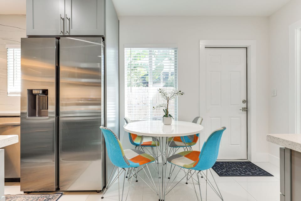 Dining Area | Dishware & Flatware