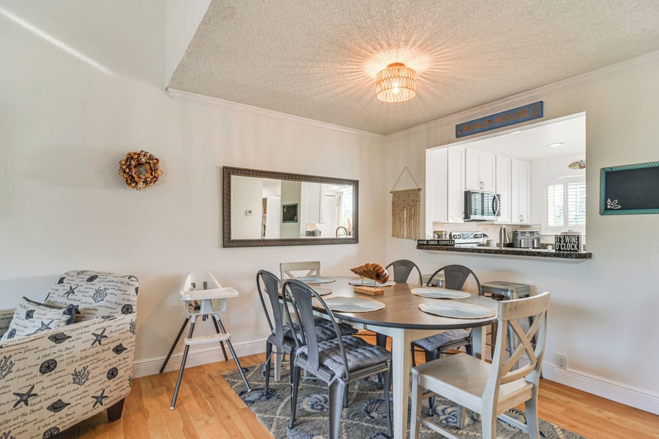 Dining Area | Dishware & Flatware | High Chair