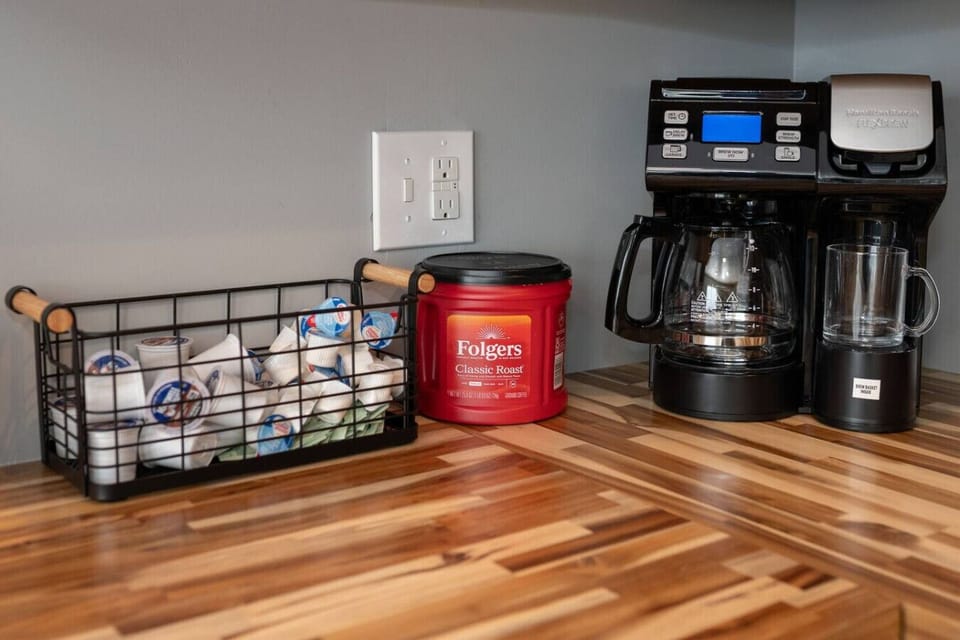 Coffee Corner w/ Coffee ground and keurig cups