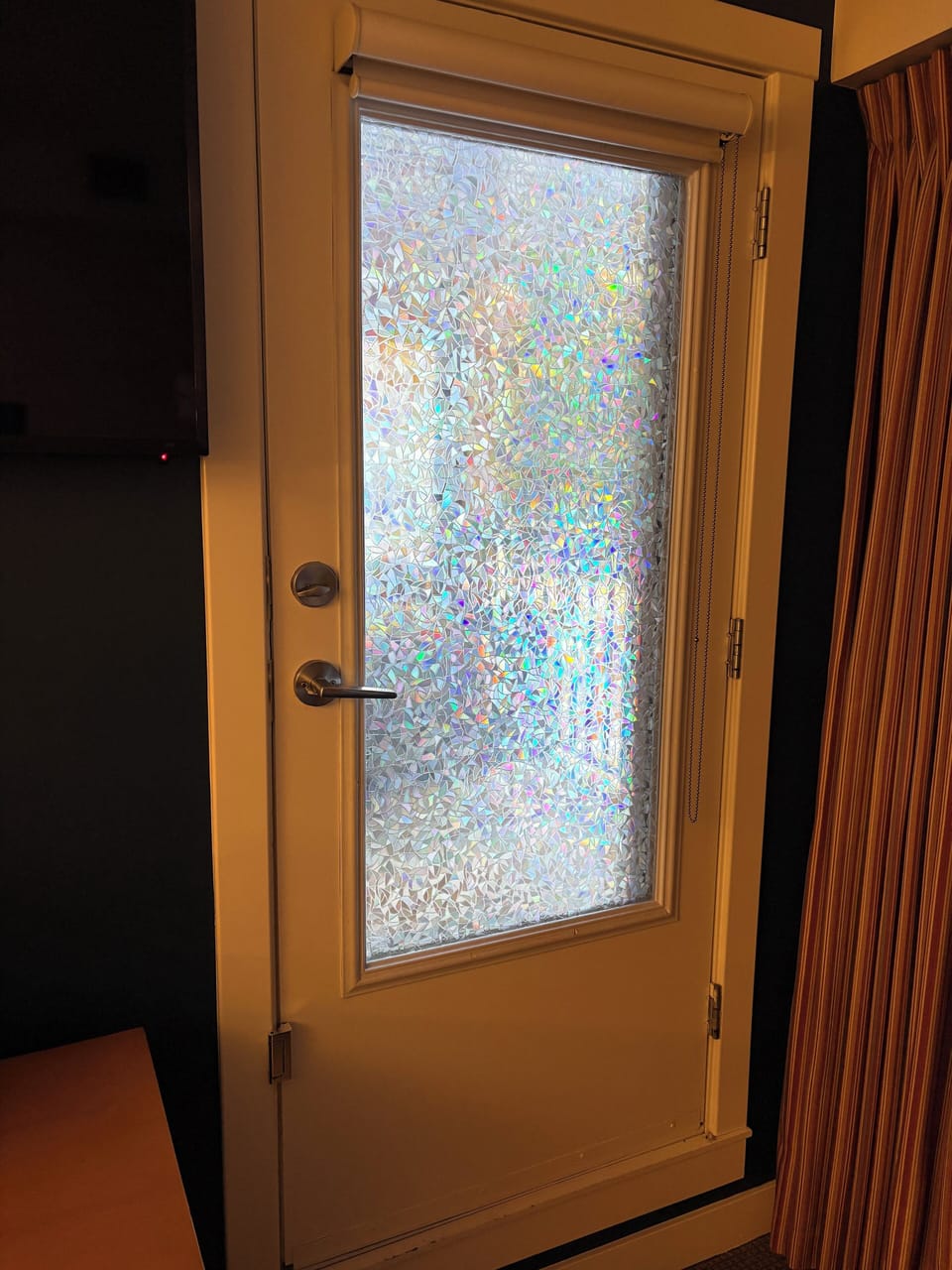 Privacy screening to the outside.