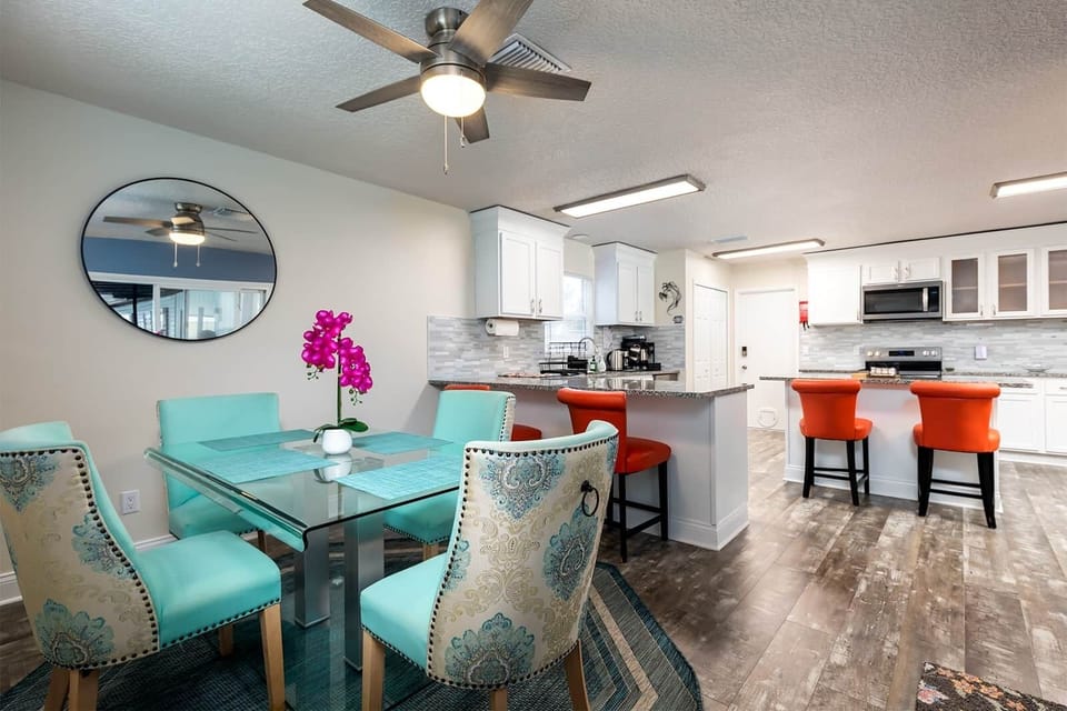 🍽️ Gather and graze, this vibrant dining nook set the stage for shared meals and conversation