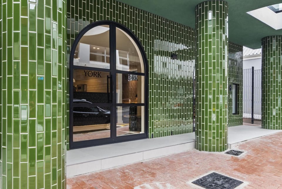 Studio apartment with Gym at The York (32059)