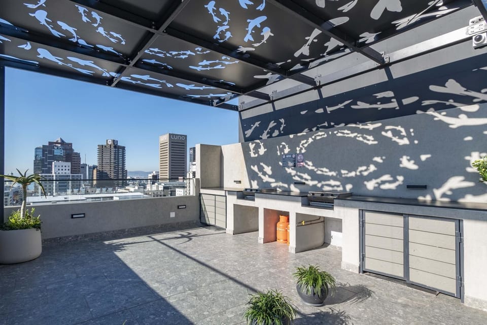 Rooftop Pool, Modern City Studio at The Tokyo (31026)