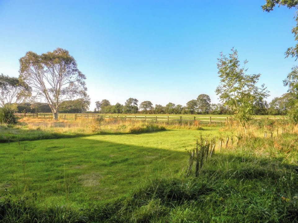 Surrounding area | Fawns Cottage, Blackborough