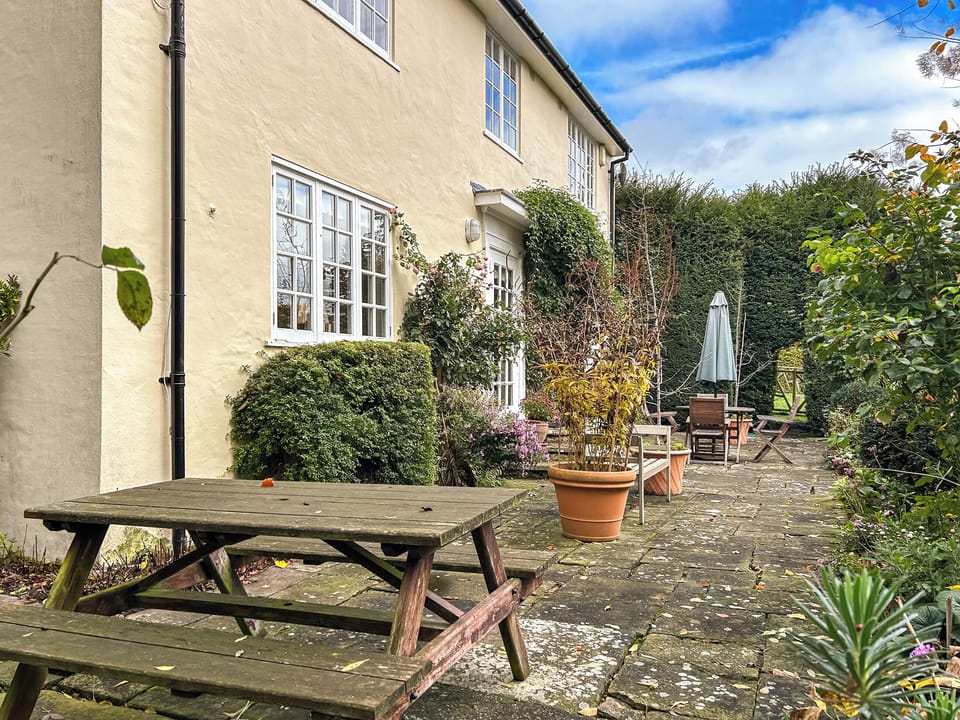 Sitting-out-area | The Malt House, Chipping Norton