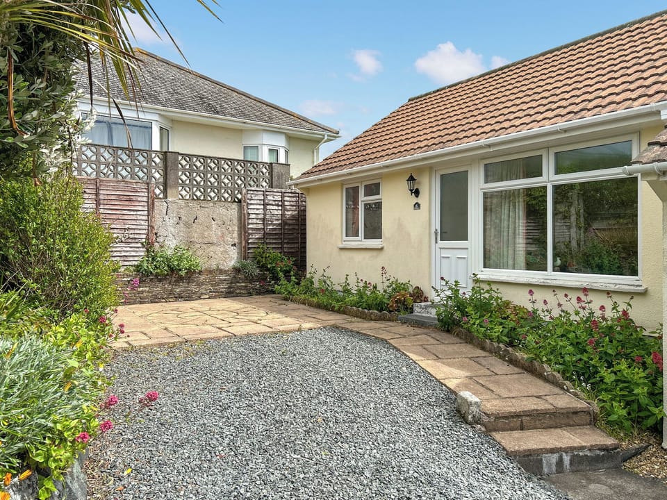 Exterior | 6 The Cove, Mullion