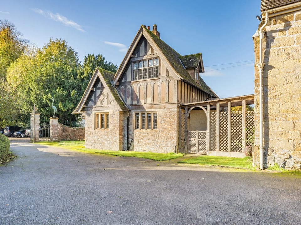 Exterior | The Lodge - Sturminster Retreats, Sturminster Newton