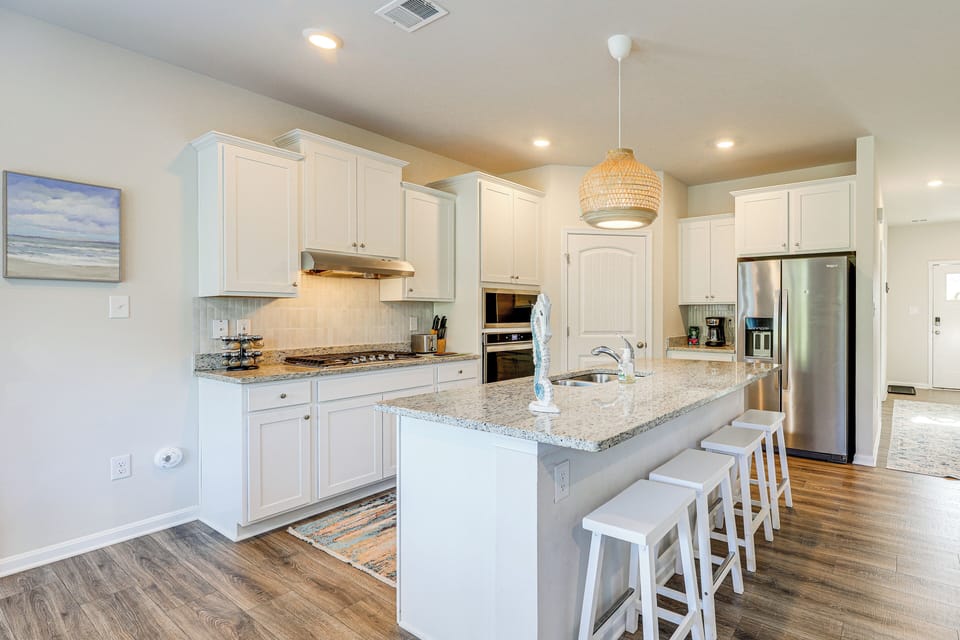 Kitchen | 1st Floor | Cooking Basics & Spices | Drip Coffee Maker | Blender