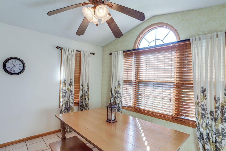 Dining Area | Main Level