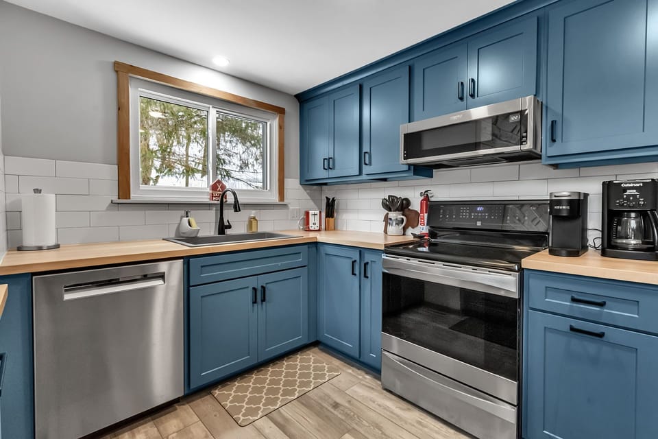 Full kitchen