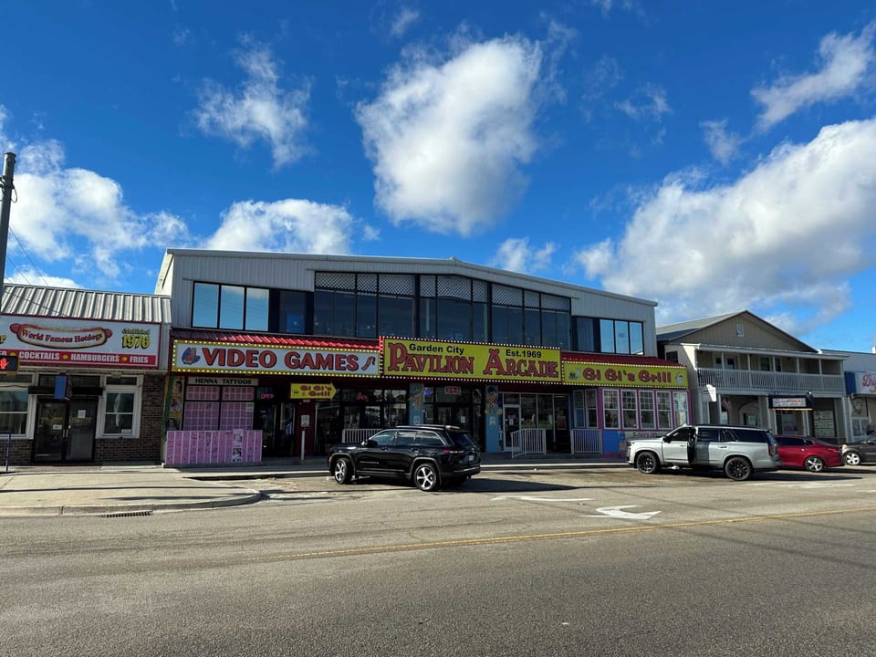 Garden City Pavilion I GiGi's Grill I Arcade I