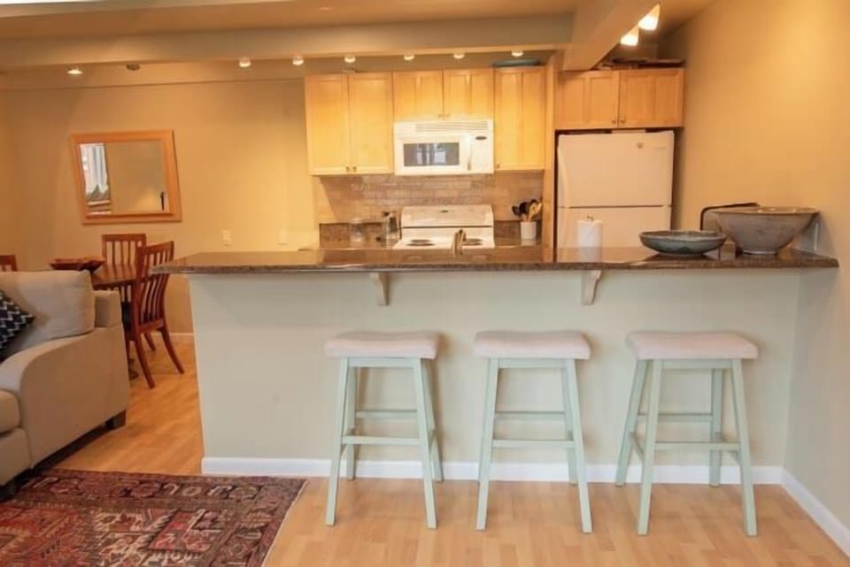 Kitchen Bar