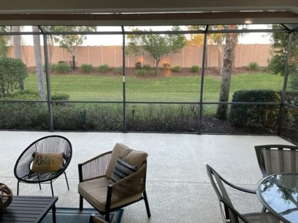 Outdoor dining