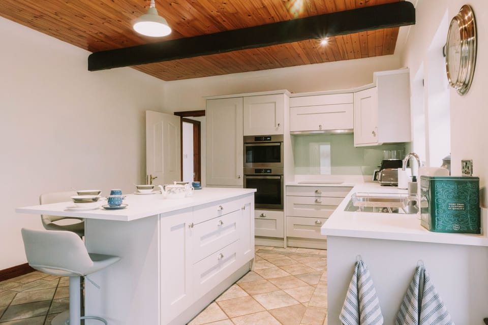 Spacious and bright kitchen