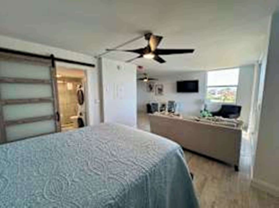 Cozy Studio with Ocean Views