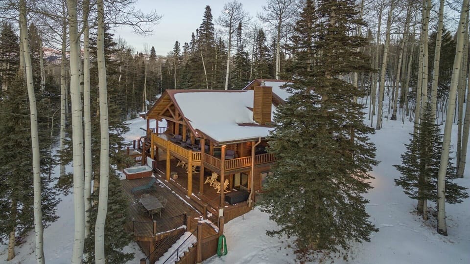 High Noon Lodge - Ski Ranches by Curate Telluride