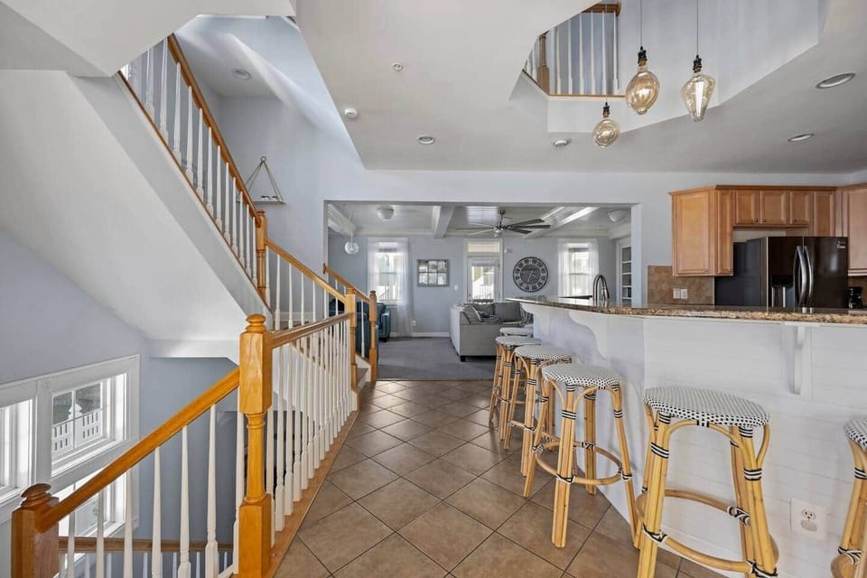 Bar area off of the kitchen